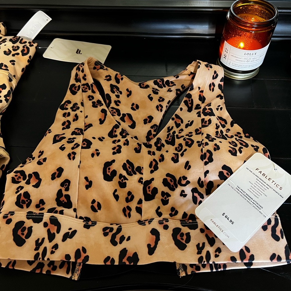 Fabletics Set NWT Leopard Print - Picture 2 of 7